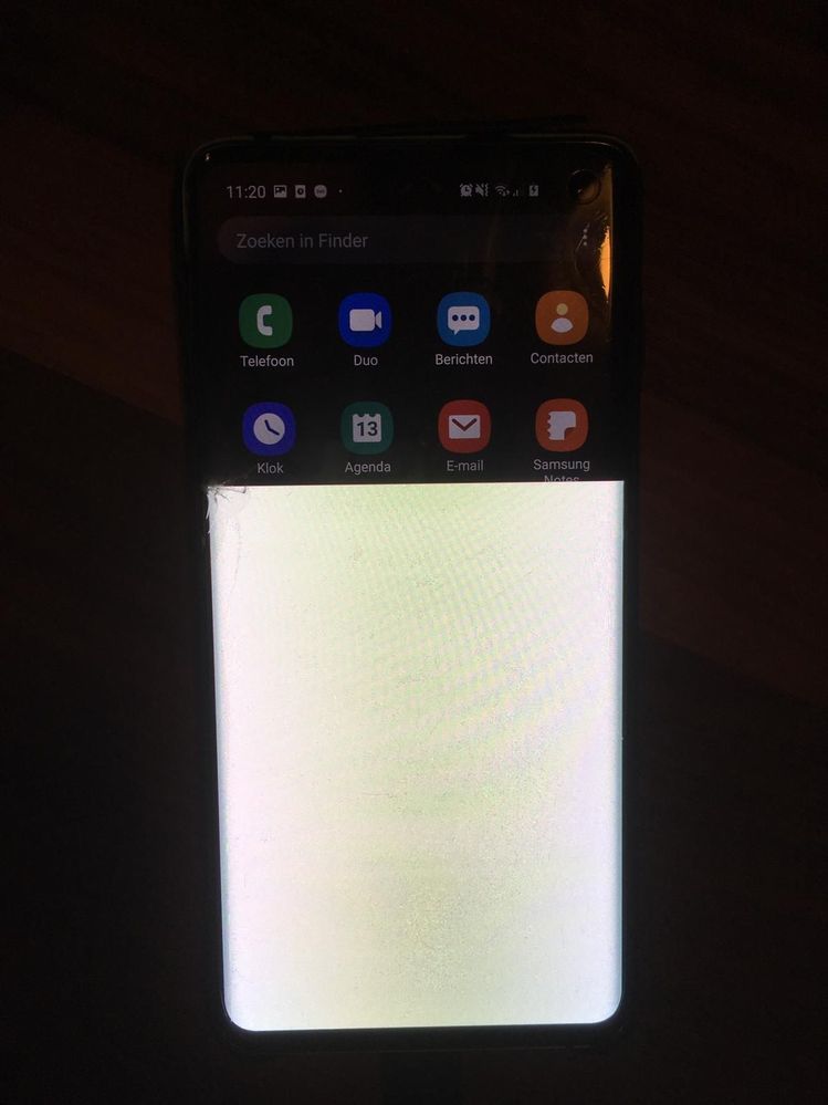 Grote witte balk in Samsung S10 scherm na barst zonder telefoon te laten  vallen - Samsung Community