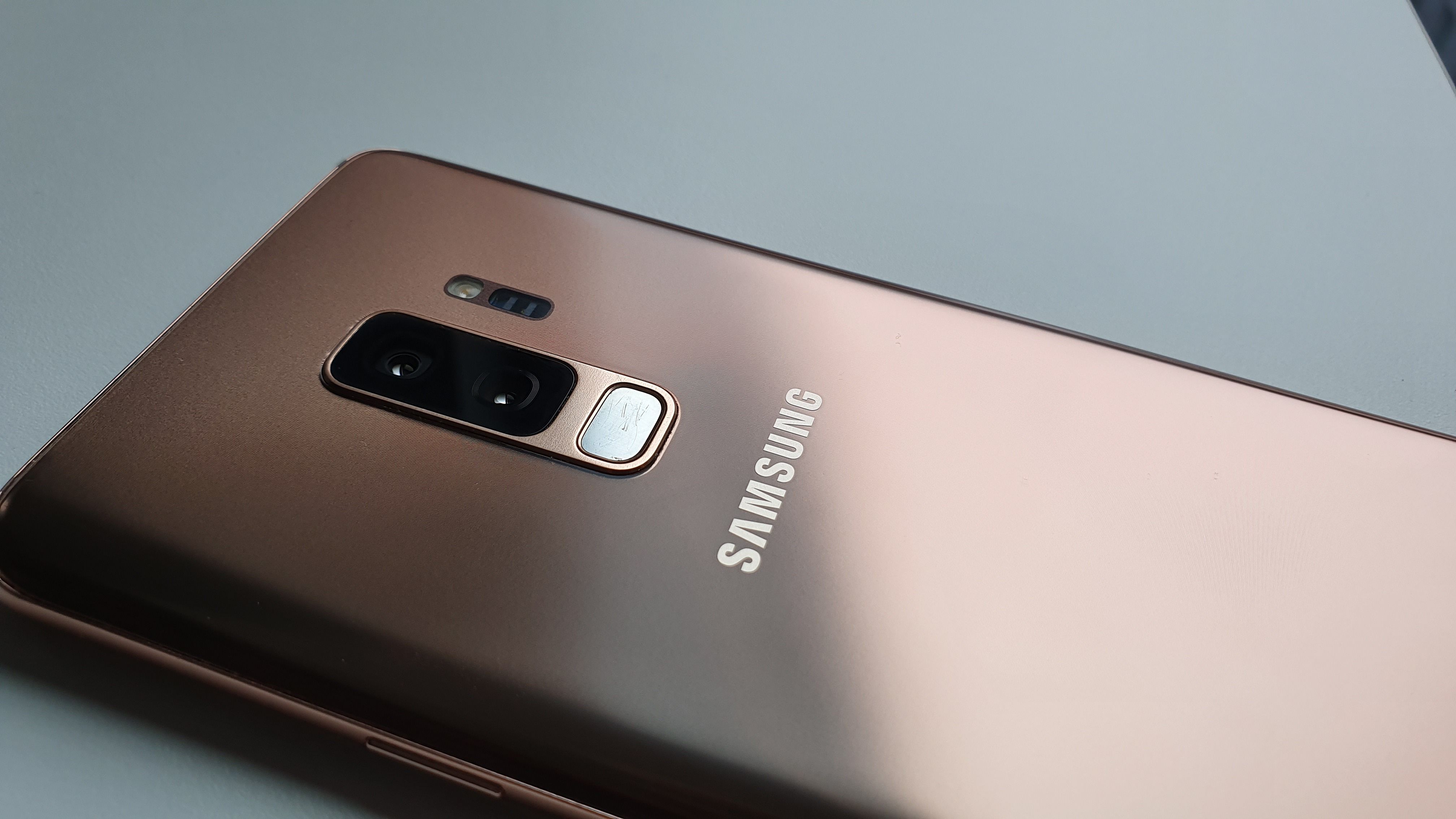 S9+ fingerprint scanner paint peeling off - Samsung Community