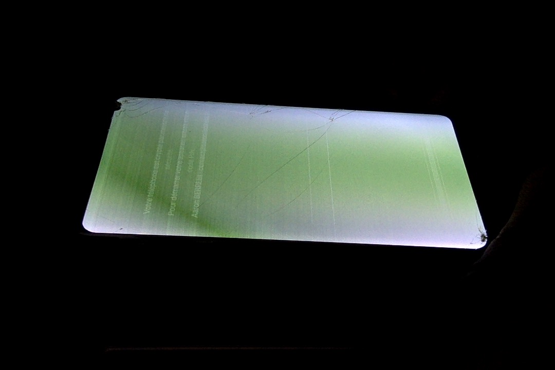 Résolu : Ecran Galaxy S8+ blanc et vert, surchauffe - Samsung Community