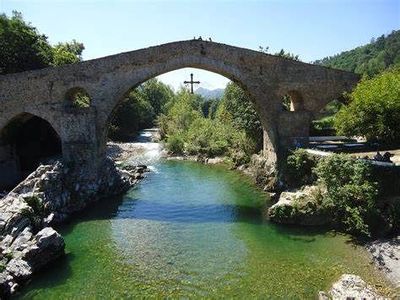 puente romano cangas.jpeg