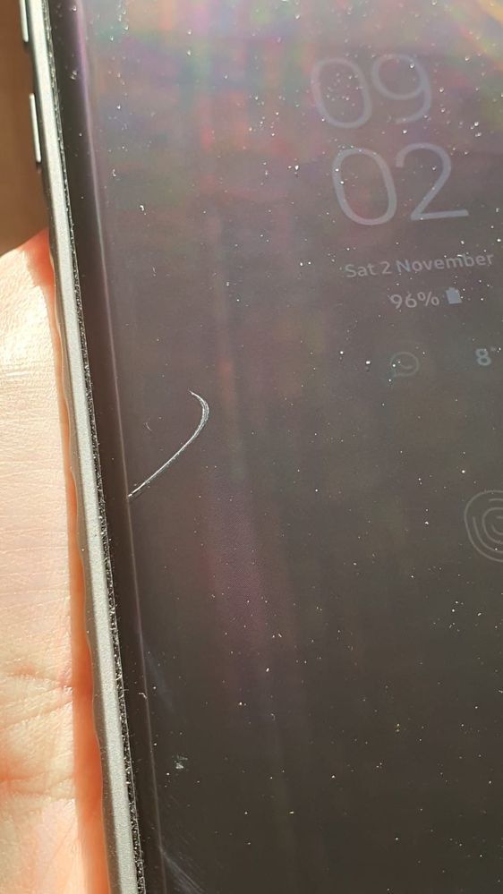 Samsung's Plastic protector can be scratch