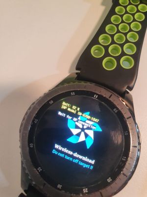 Risolto: Gear S3 Frontier rebooting (due to water?) - Samsung Community