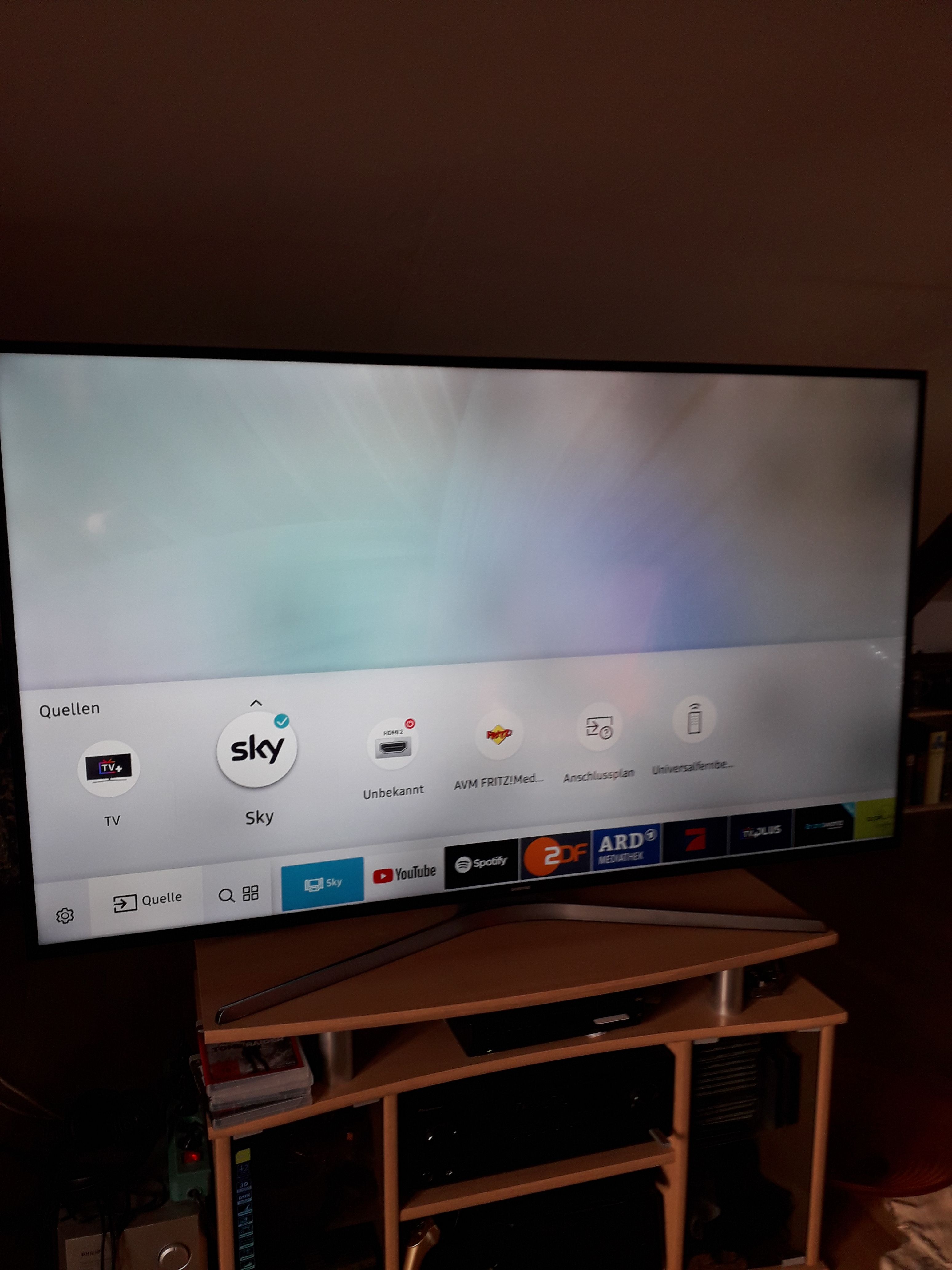 Gelöst: Dunkle Wolken (Flecken)auf LED TV UE65MU6179UXZG - Samsung Community