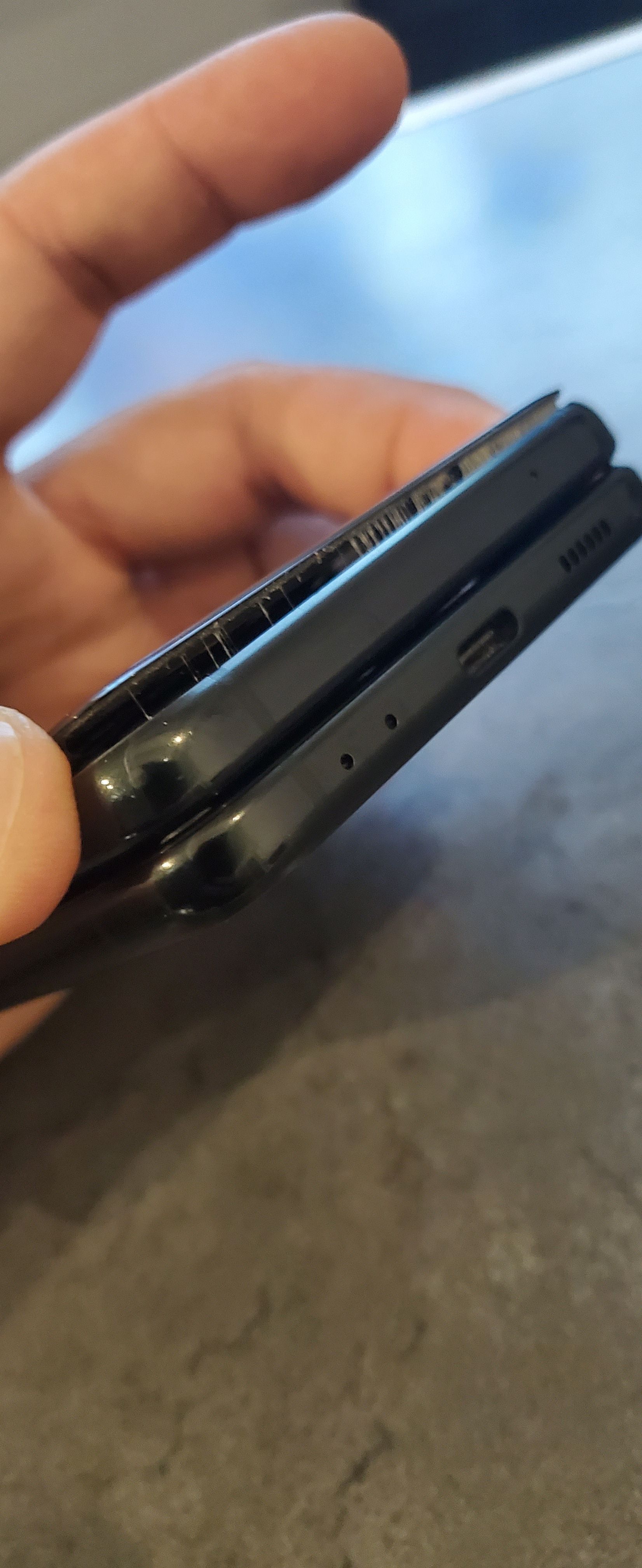 Changement du film de protection sur un z flip/fold 3 Samsung Community