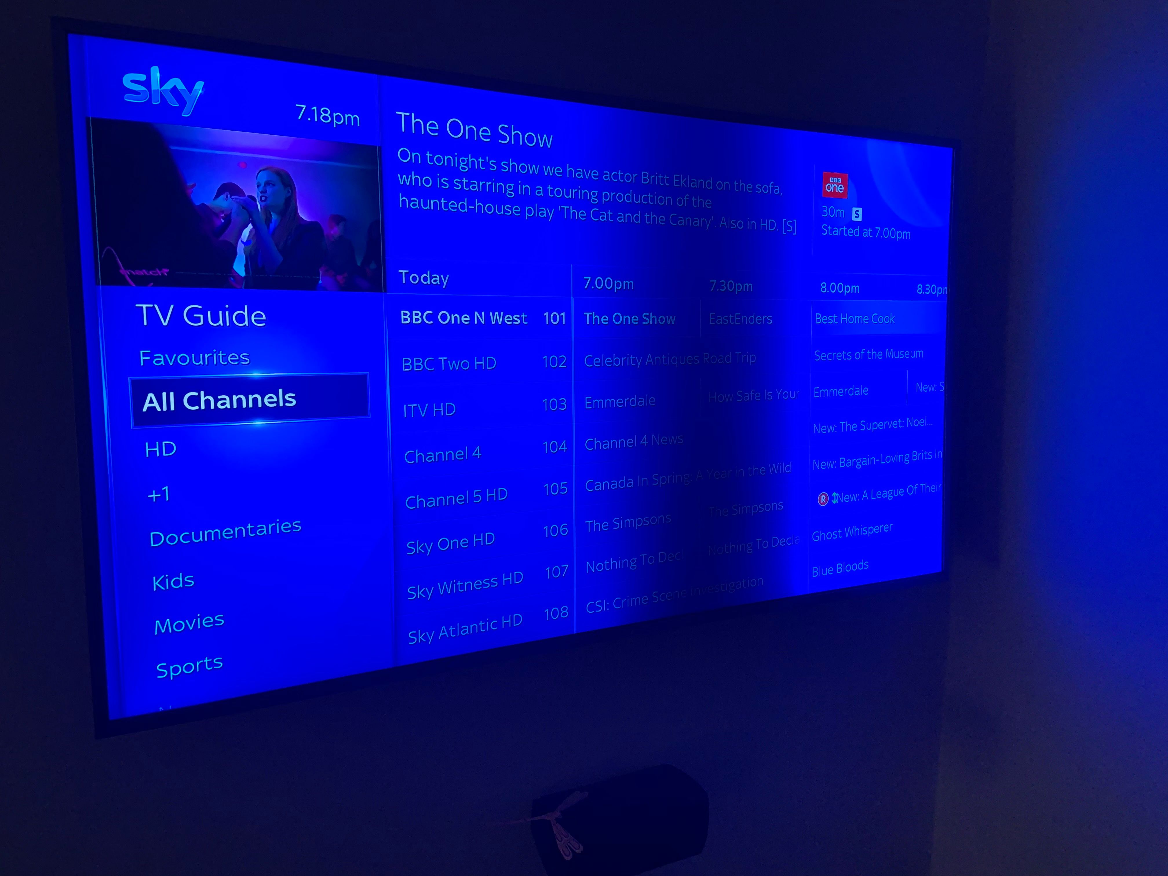 49 inch samsung TV black shadow in the middle of the screen. Samsung