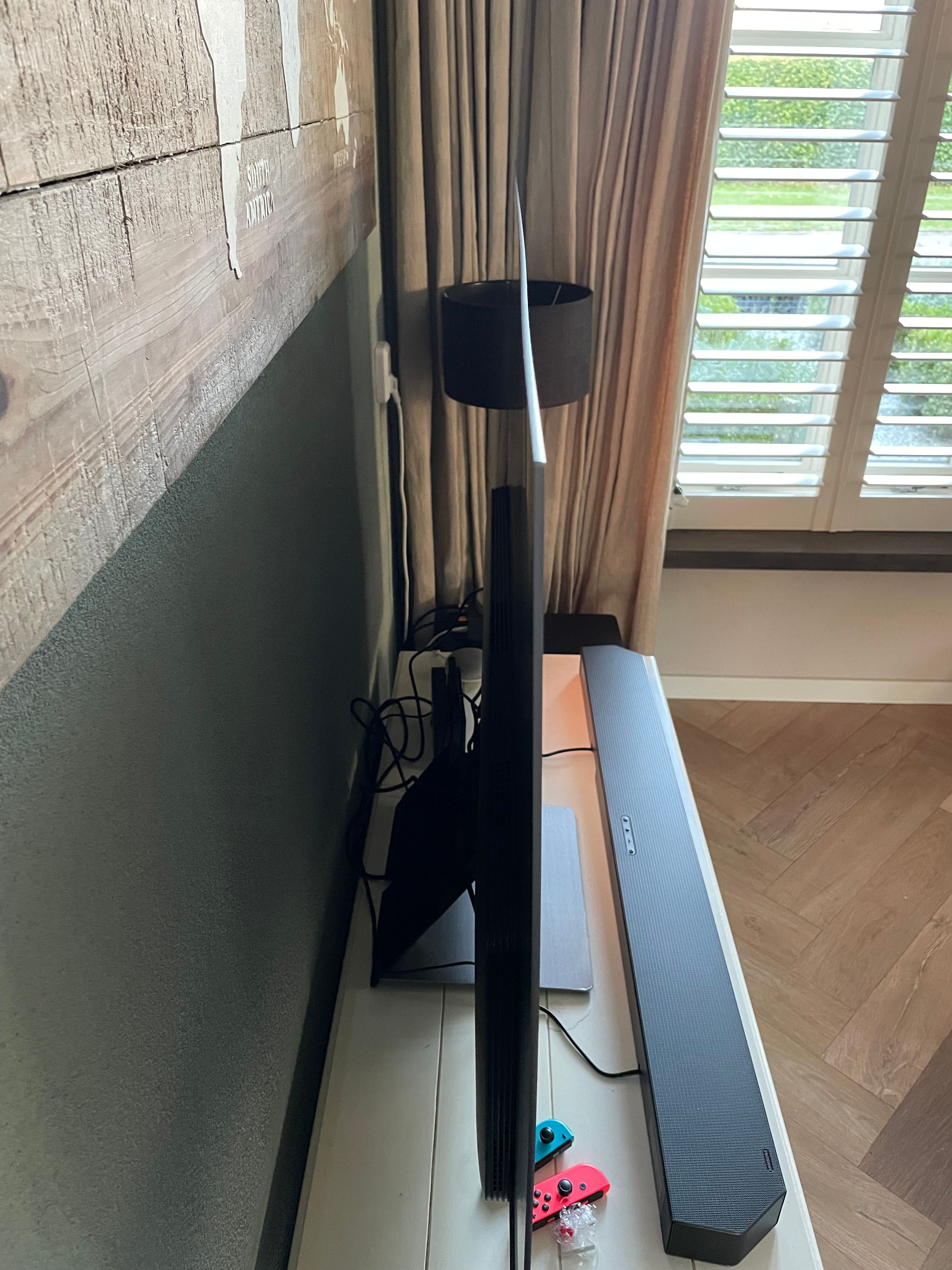 Opgelost Nieuwe OLED TV niet geheel recht Samsung Community