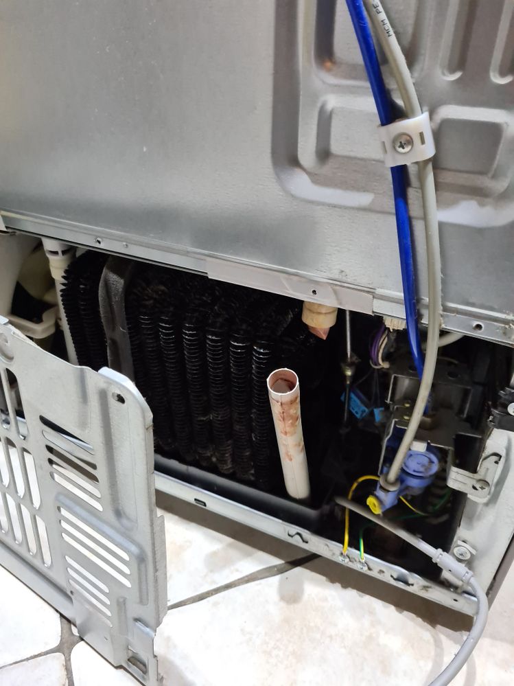 fuite réfrigérateur RFG23UERS - Samsung Community