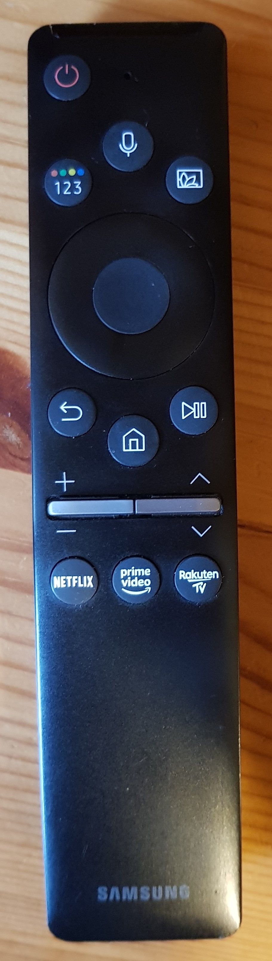 CES 2022 : Samsung dévoile une télécommande TV qui se recharge via le WiFi