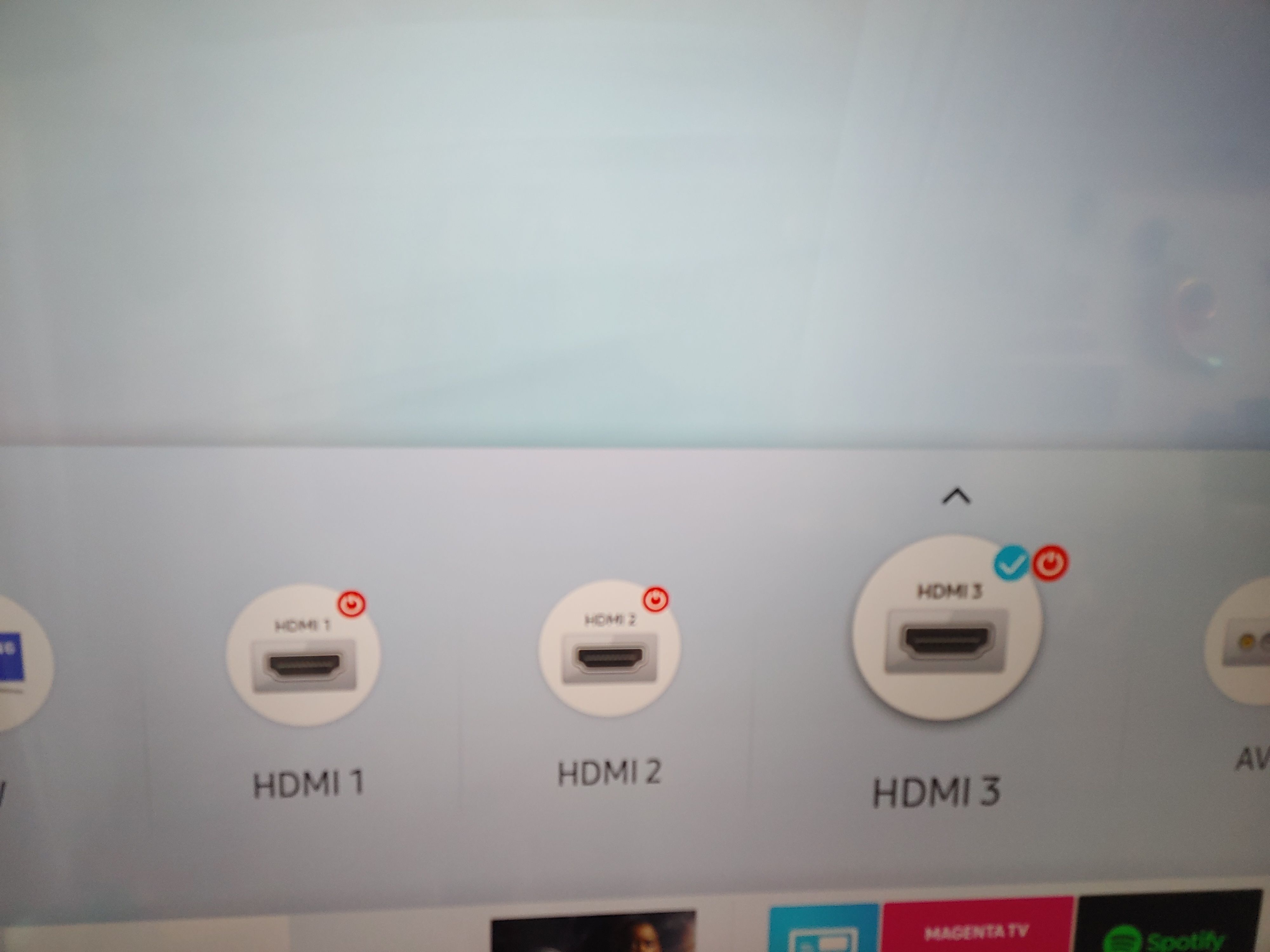 HDMI Ports mit rotem Powerknopf hinterlegt/gekennzeichnet - Samsung  Community