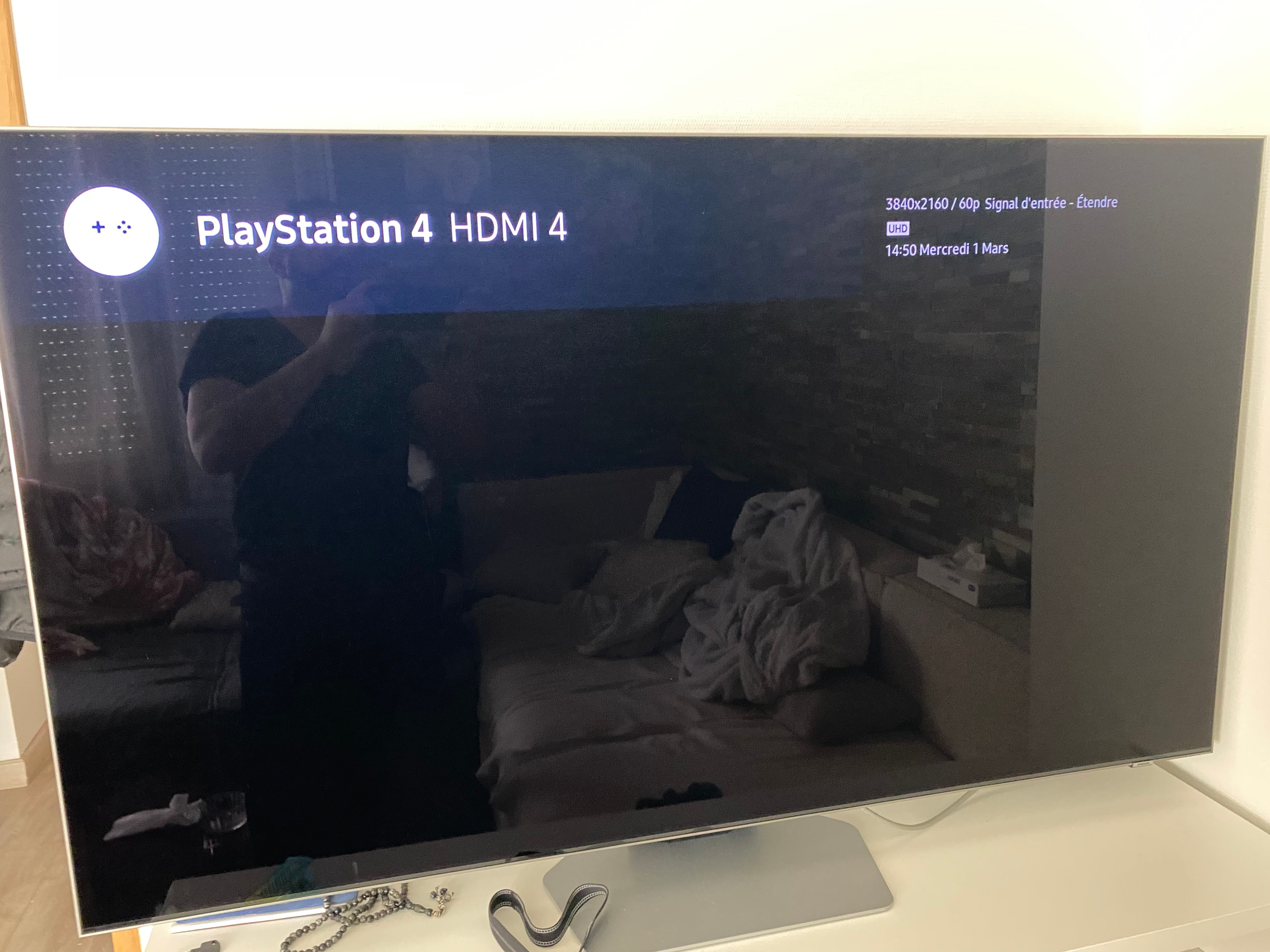 ps4 черный экран на телевизоре