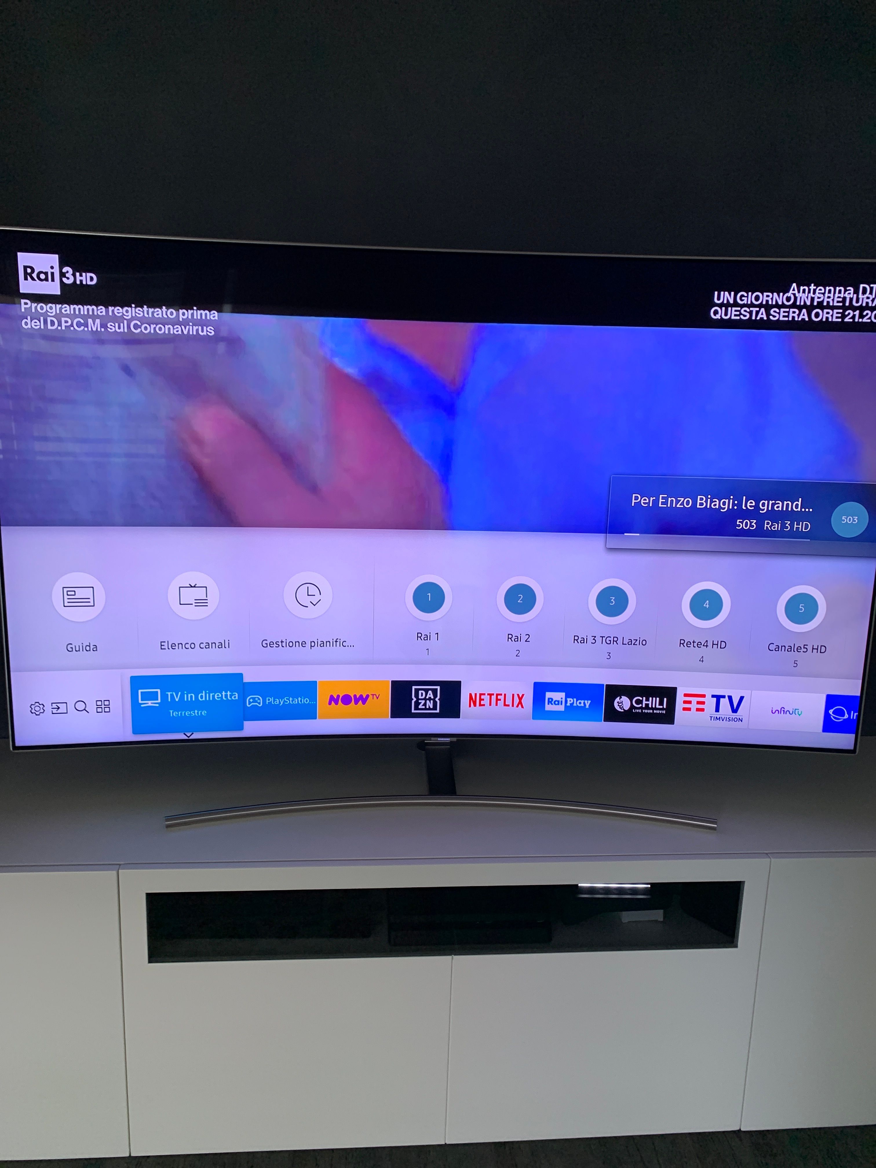 Rivestimento schermo Tv qe65q8c rovinato - Samsung Community