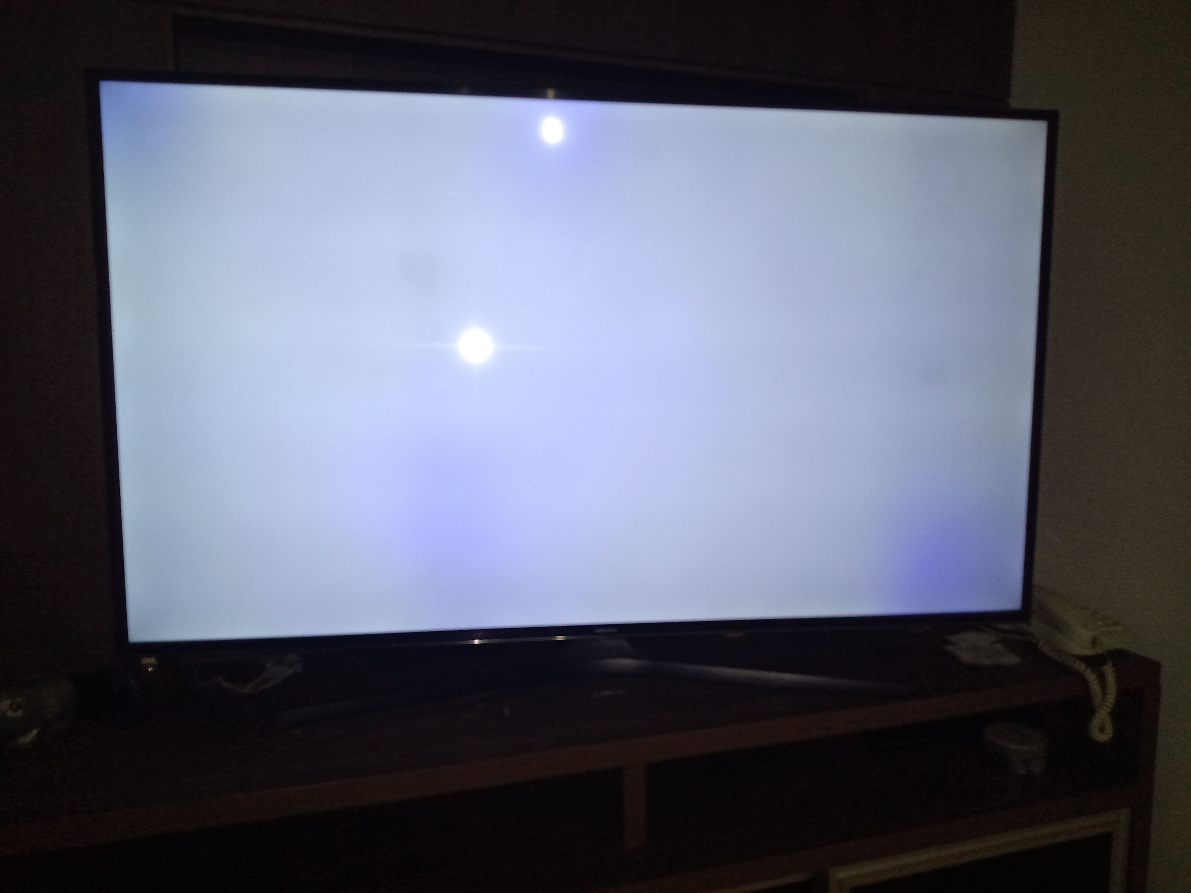 Manchas na tela modelo UN55MU6100GXZD tv com 1 ano de uso apresentou manchas  na tela - Samsung Community