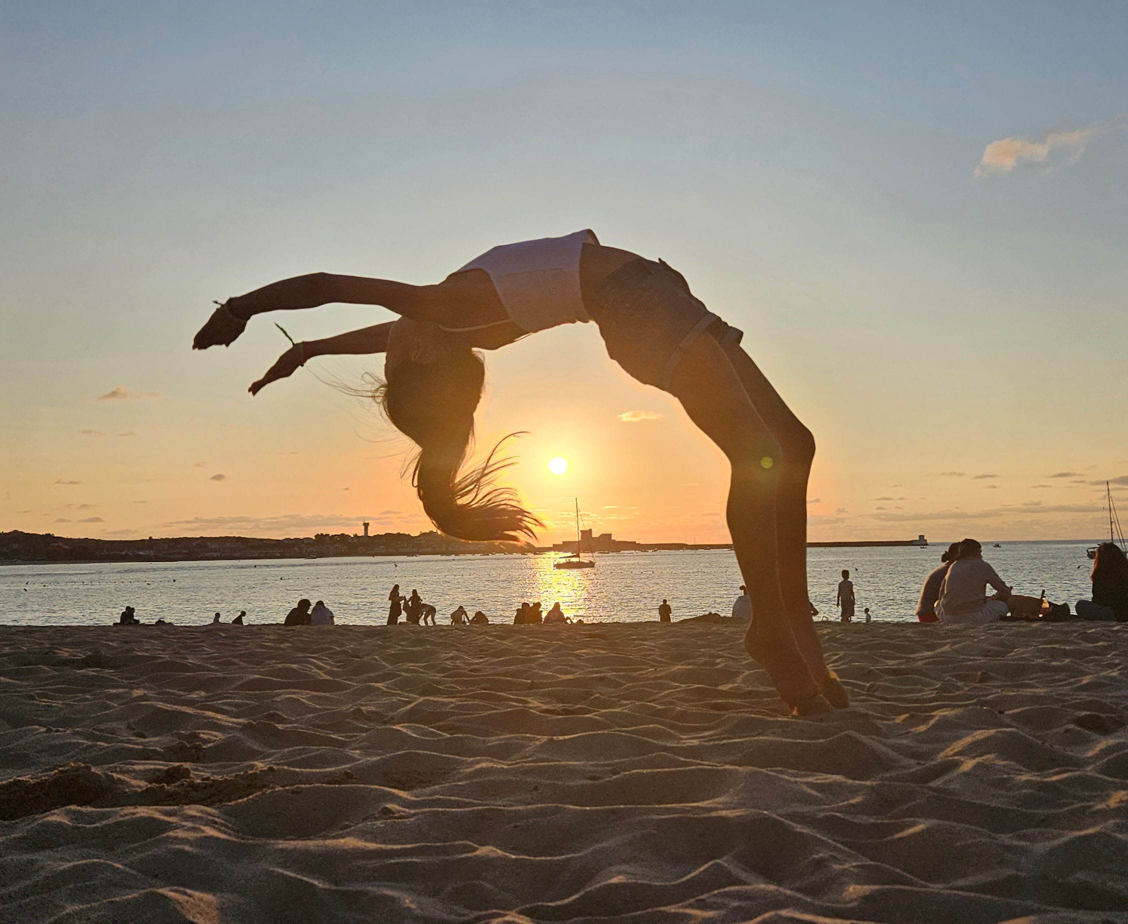Coucher de soleil artistique sur la plage de Saint Jean de Luz
