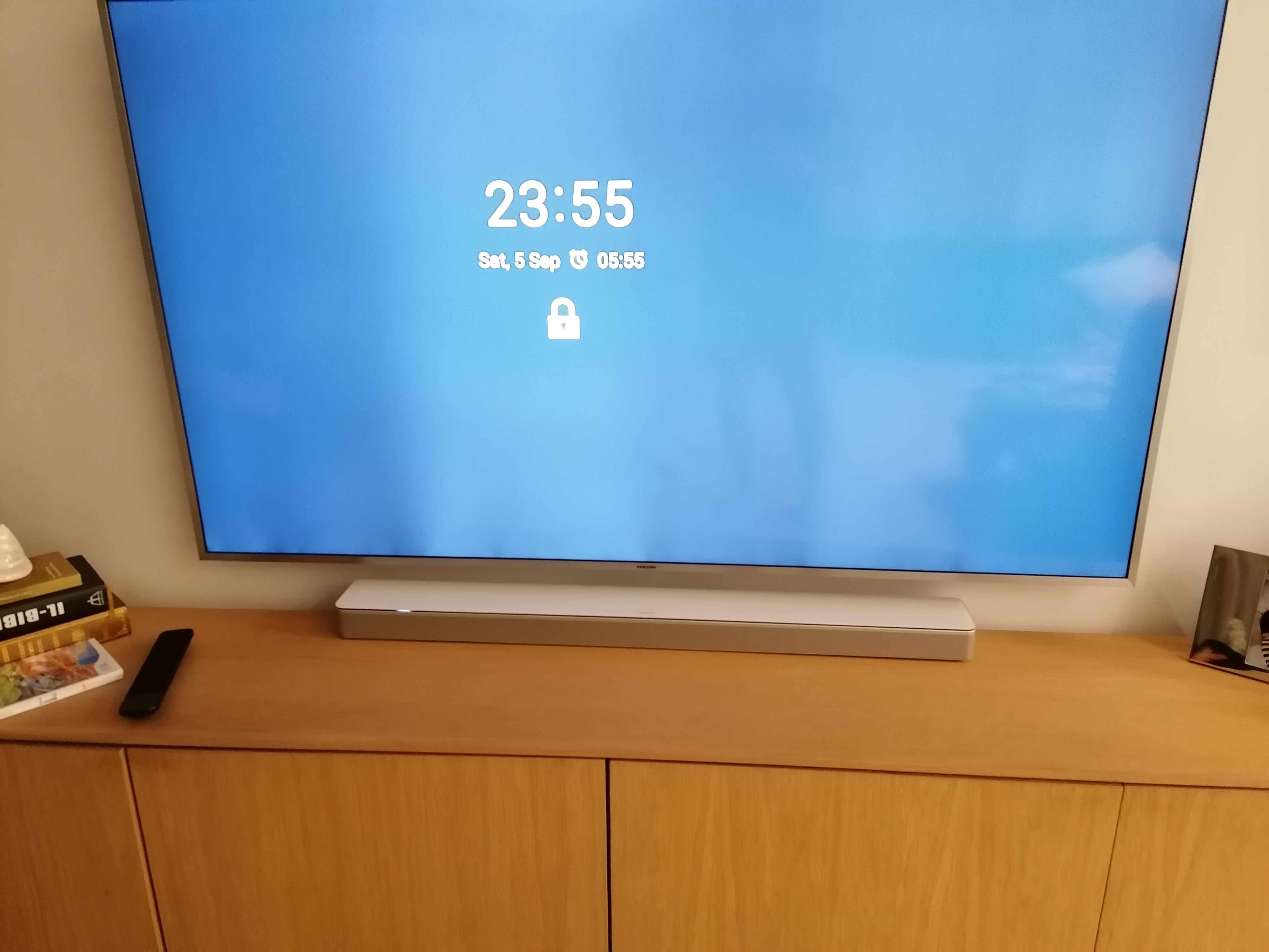 Vertical Shadowing on my UE65MU6400 Samsung Community