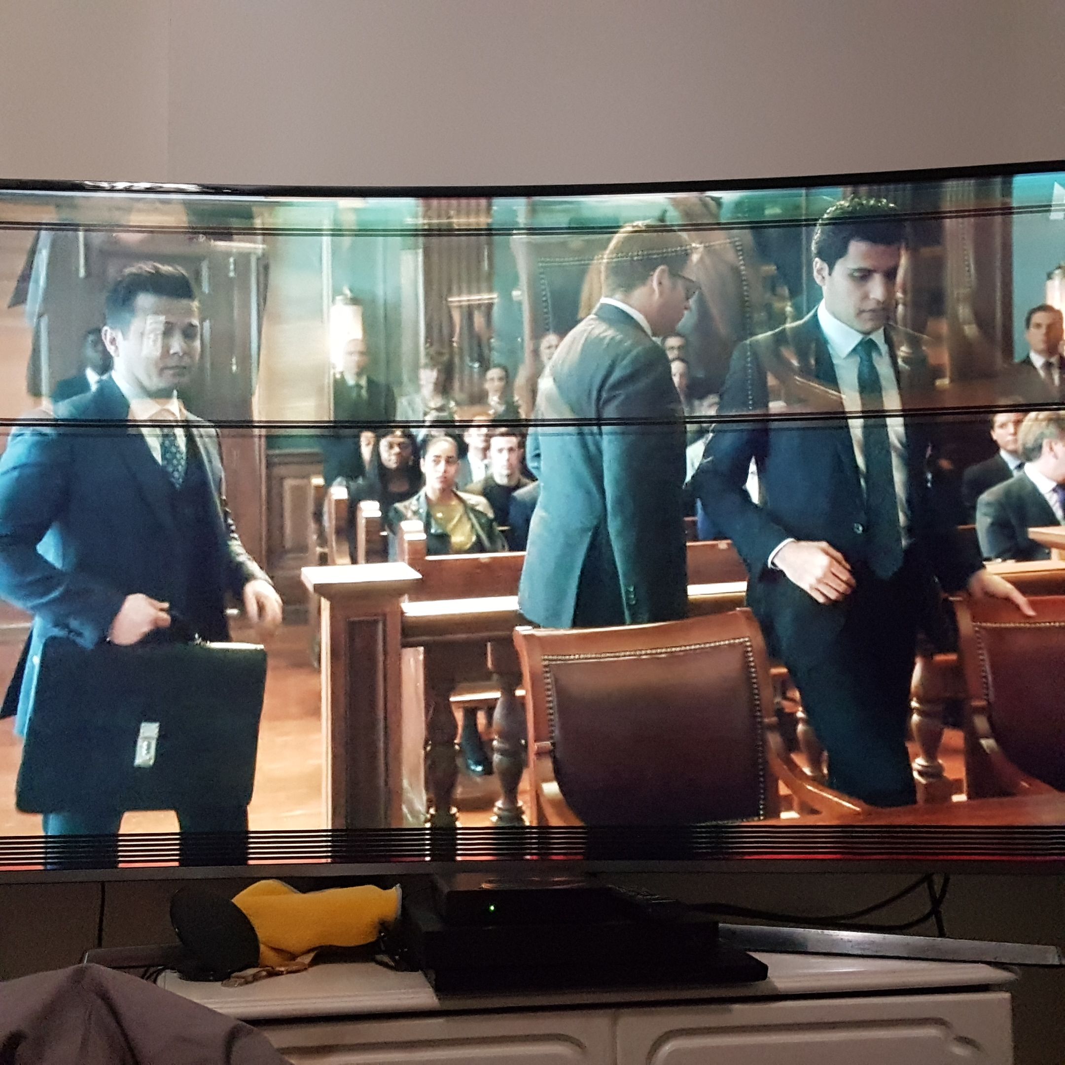 probleme image TV Samsung UE65KU6680 trait horizontaux et dedoublement