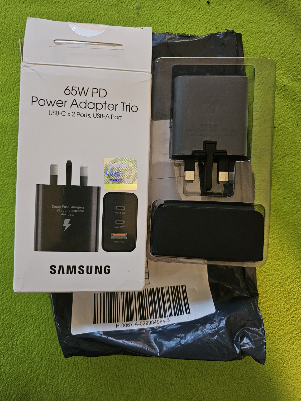 Samsung 65W PD Power Adapter outlet Trio