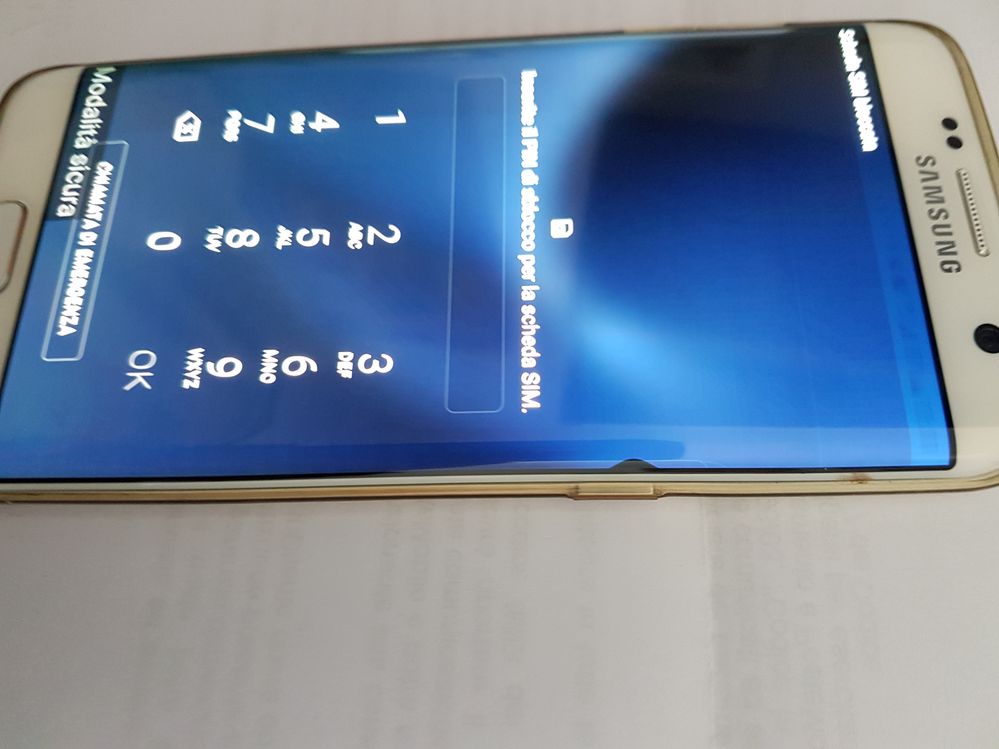 s7 edge macchia nera schermo - Samsung Community