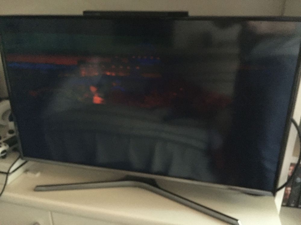 Tv UE32J5500AK schermo verde o nero quando si accende - Samsung Community