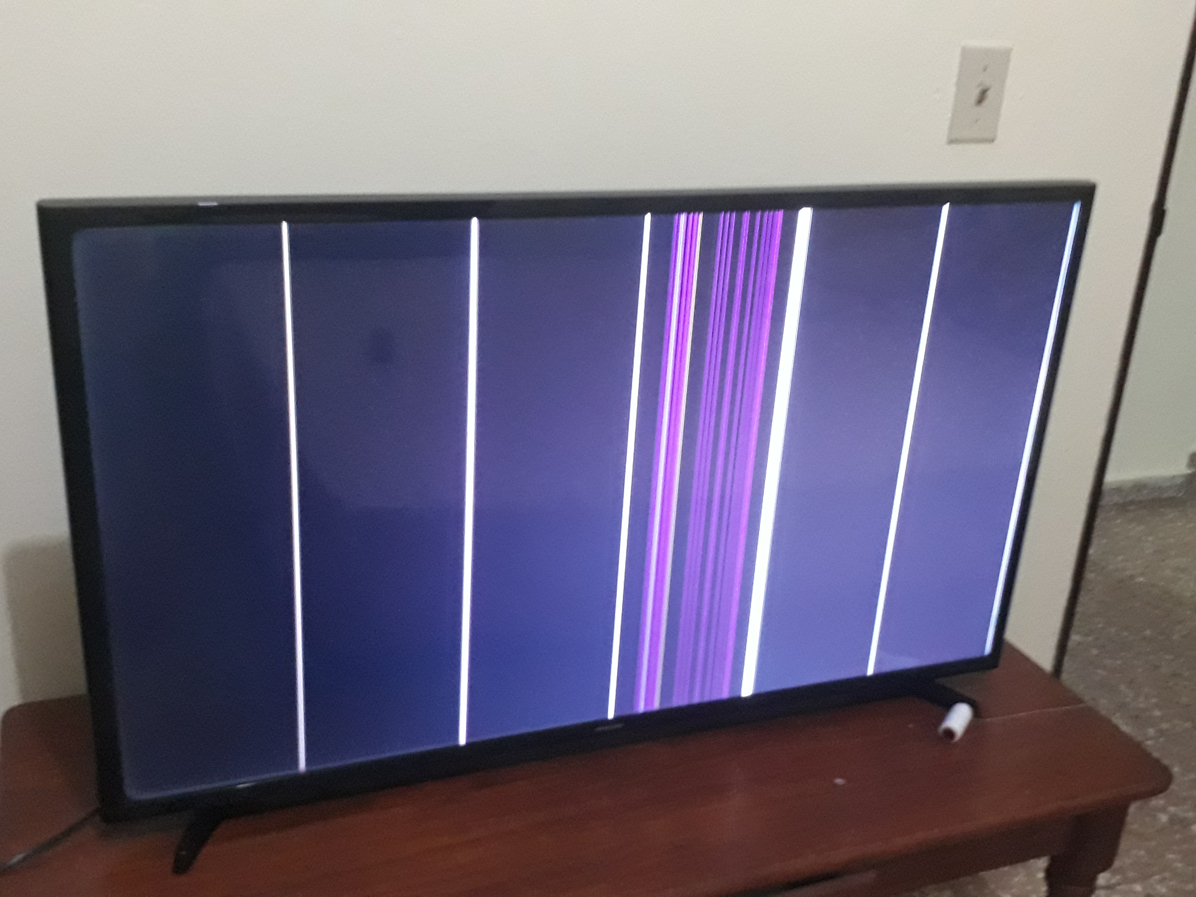 Solucionado: TV se apaga y enciende sola - Samsung Community