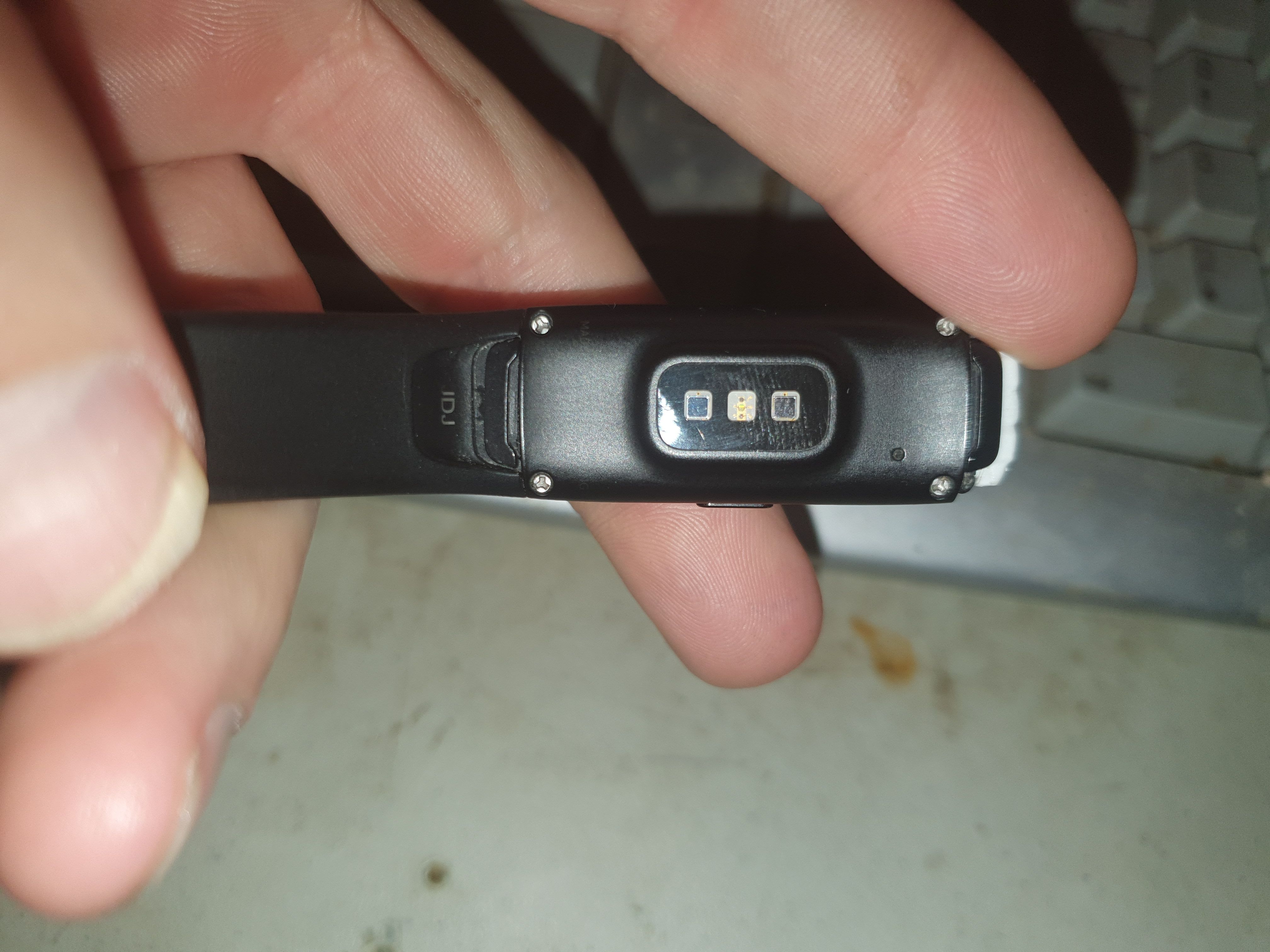 Samsung gear fit store 2 broken band