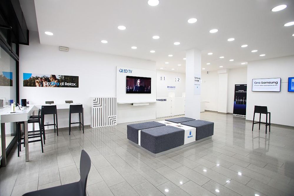 Apre a Bologna il Samsung Customer Service - Samsung Community