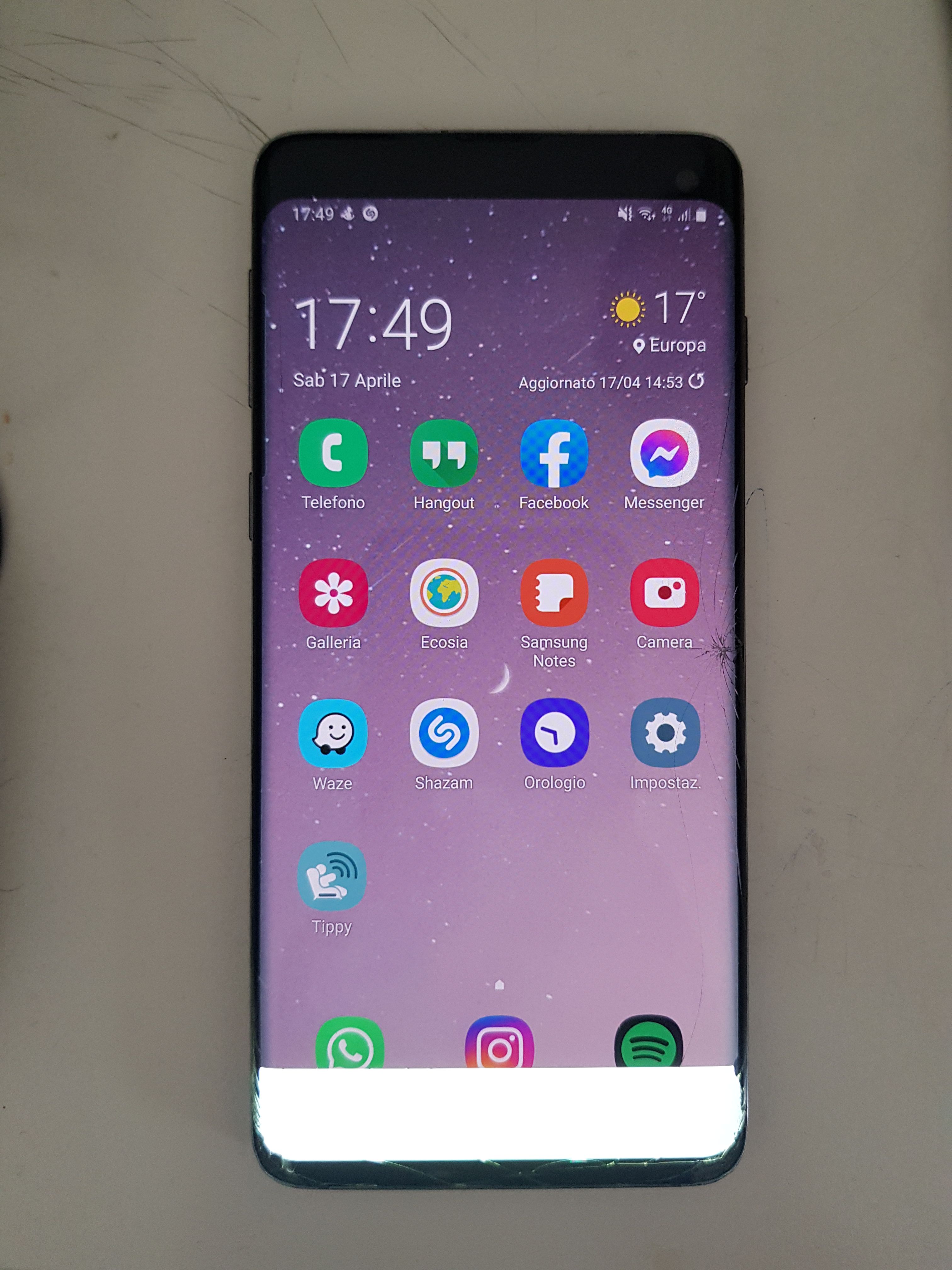 Risolto: S10 con schermo rotto e banda bianca - Samsung Community