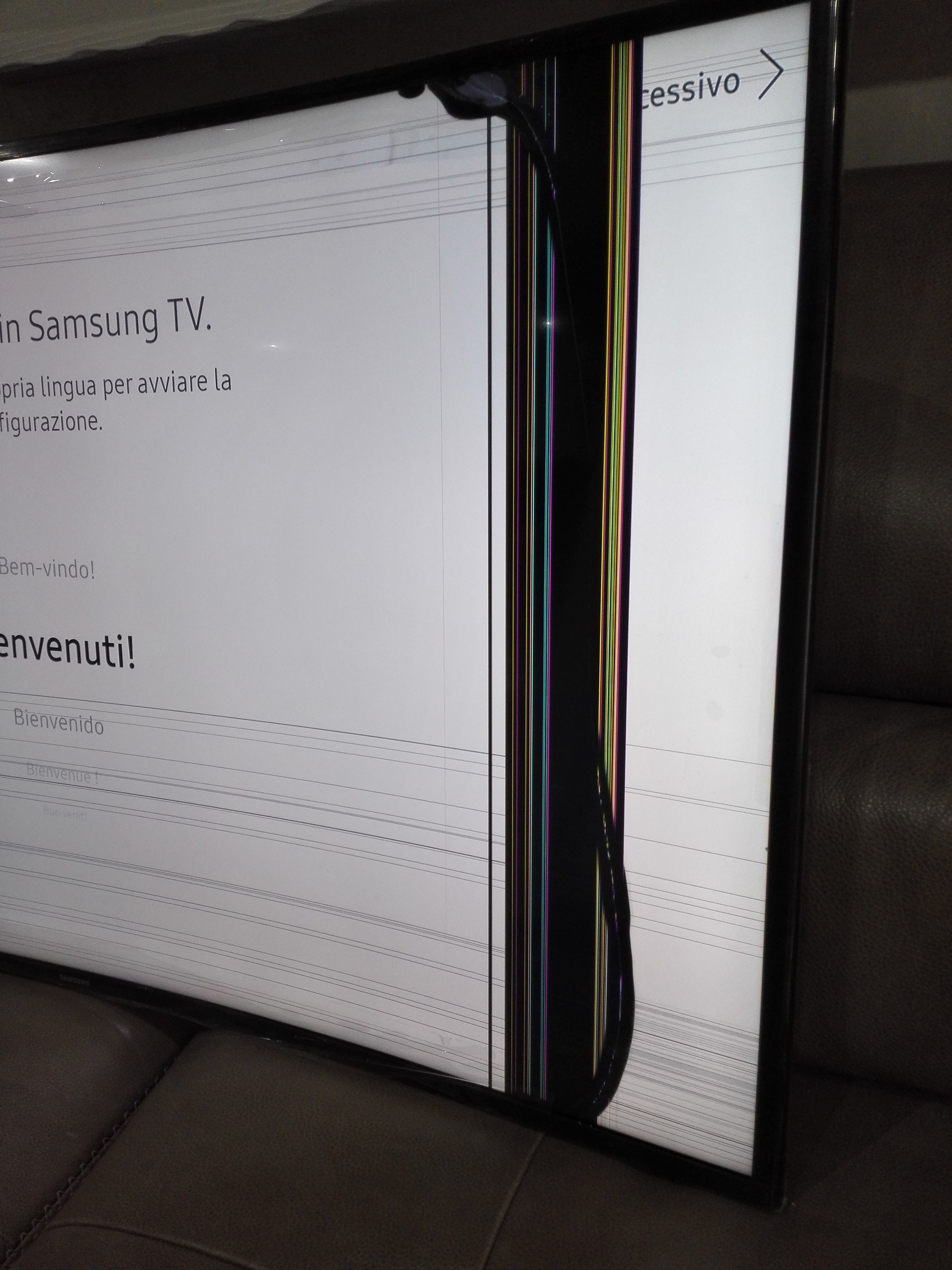 mi si è rotto il pannello della televisione dove posso trovare il pezzo di  ricambio ? - Samsung Community