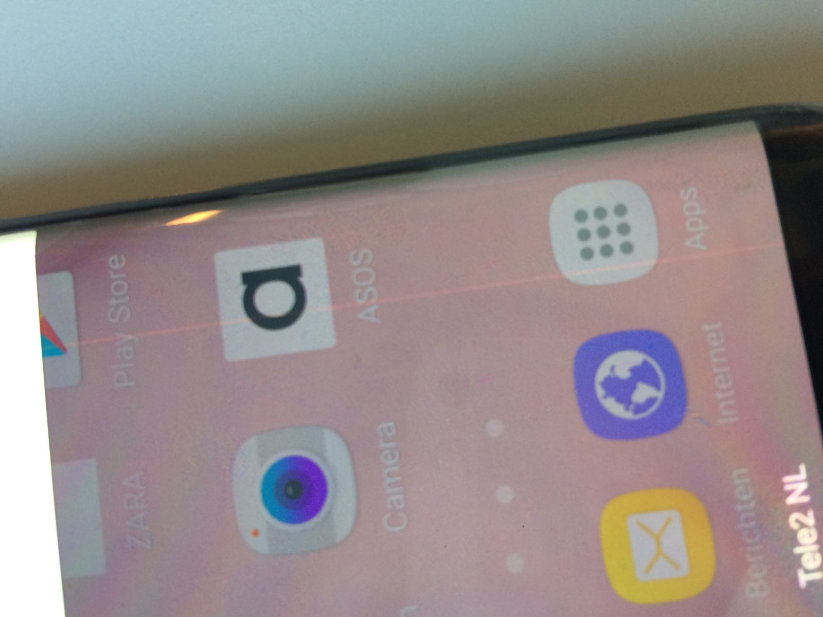 Opgelost: Hoe komt het dat ik opeens een roze streep op mijn beeldscherm  heb ? - Samsung Community