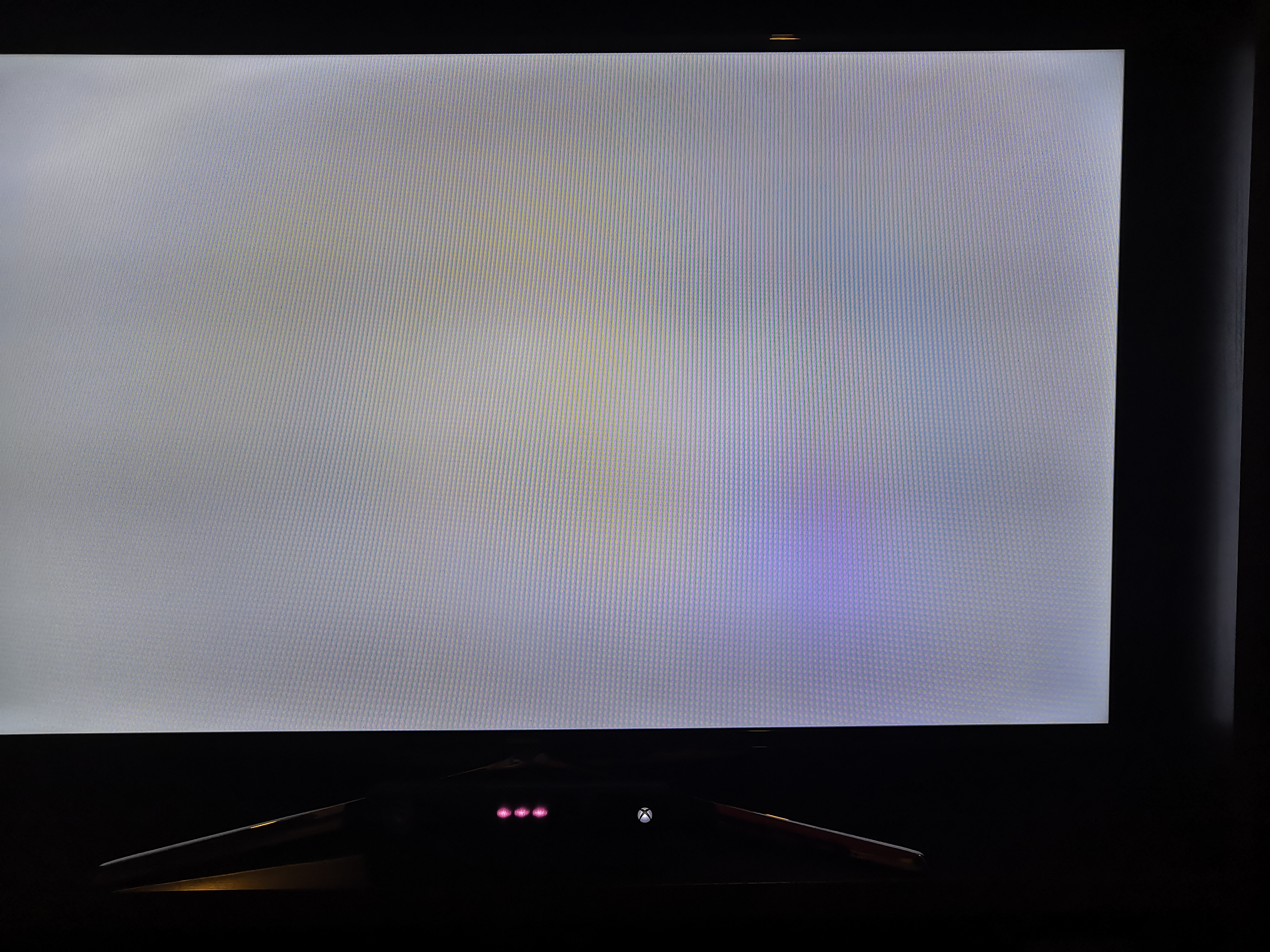 Самсунг телевизоры потемнел экран. Экран телевизора Samsung 7000. Пятна на телевизоре Samsung. Экран на самсунг телевизор ЖК. Темные пятна на телевизоре Samsung.