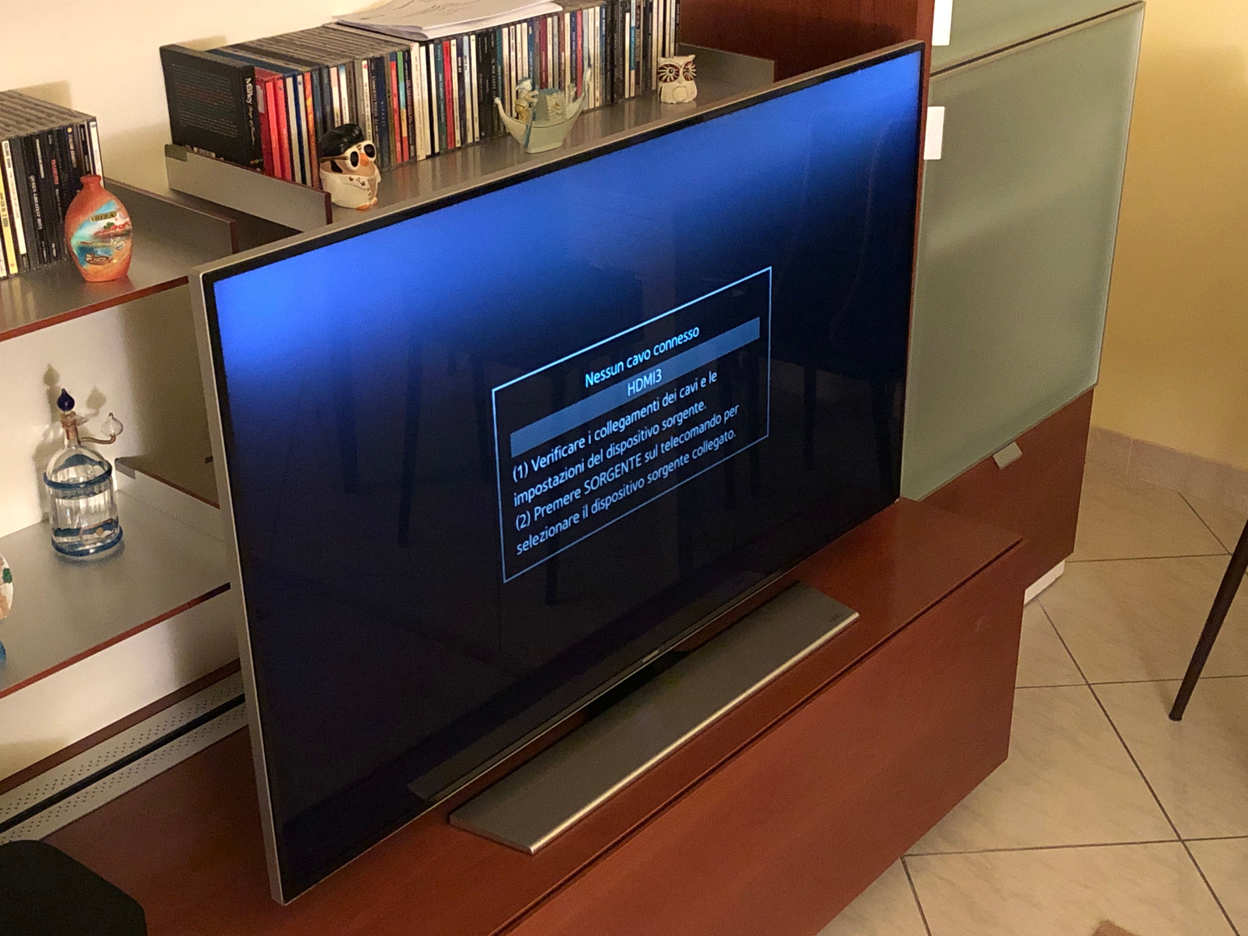48HU7500 | Parte alta del televisore più luminosa rispetto al resto del  pannello - Samsung Community