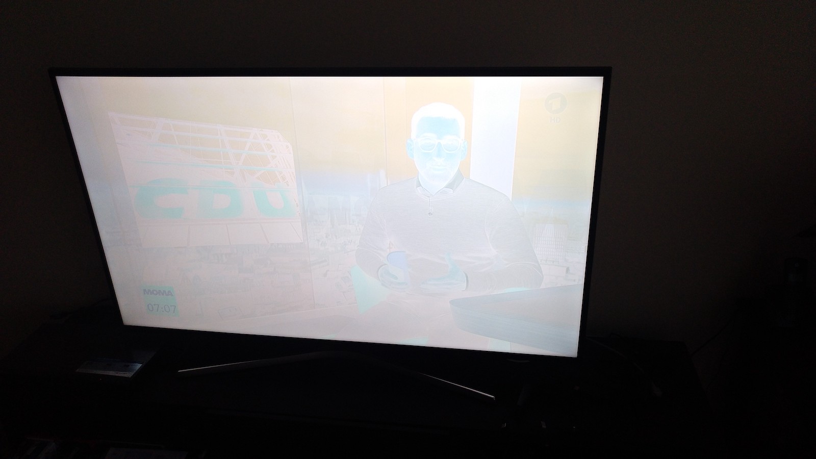 Bild erscheint wie ein Negativ ohne Farben Samsung UE55MU6199