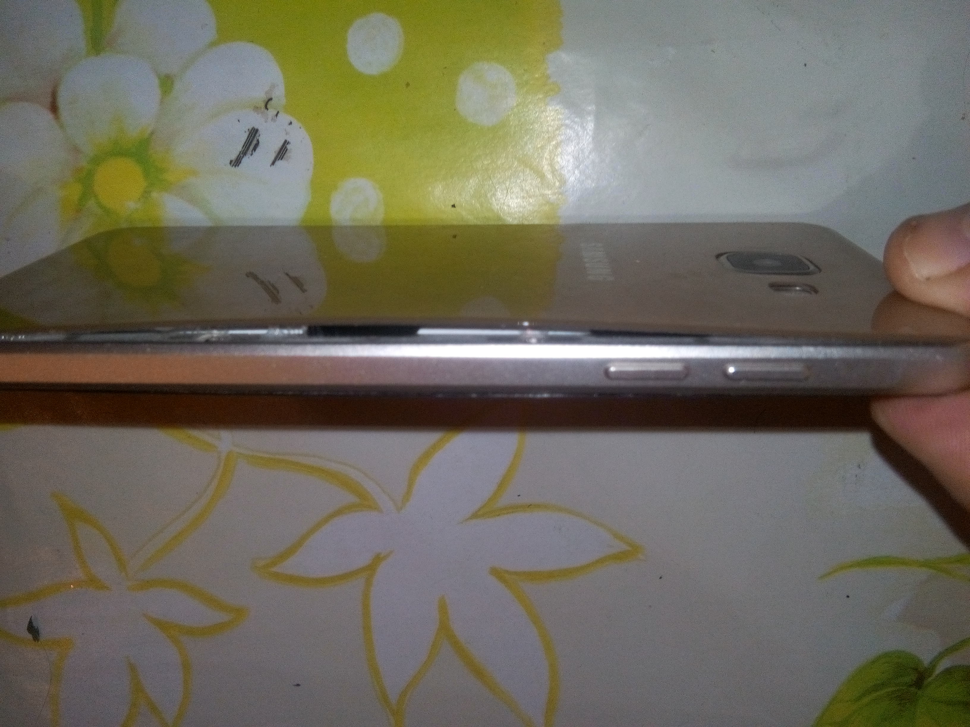 Résolu Batterie qui gonfle sur A5 2016 Page 22 Samsung Community