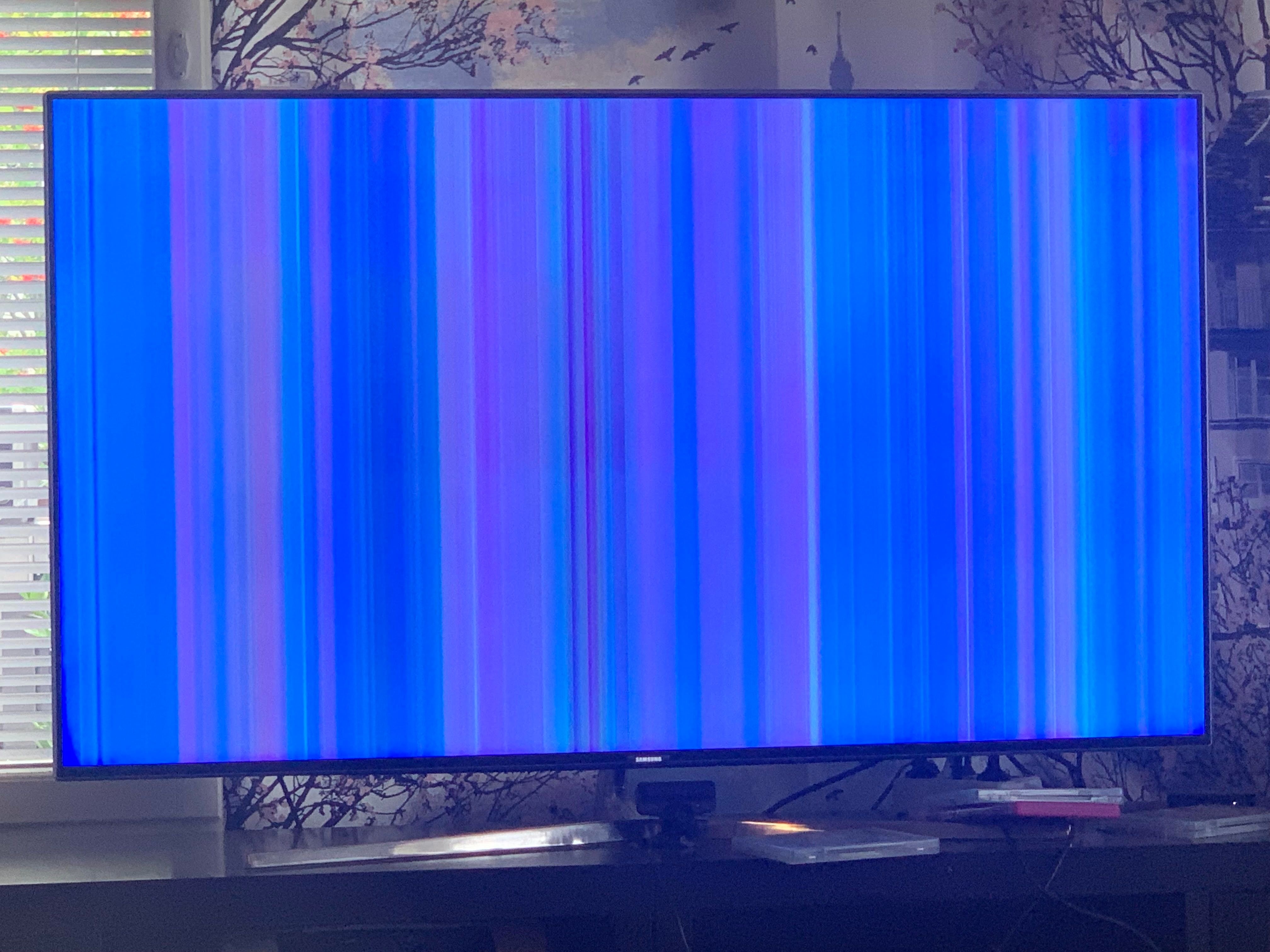 Цветные полосы на экране телевизора. Android TV вертикальная полоса. Вертикальная полоса на телевизоре самсунг 2012. Ue40j5200au зеленые вертикальные полосы. Вертикальная полоса телевизор самсунг
