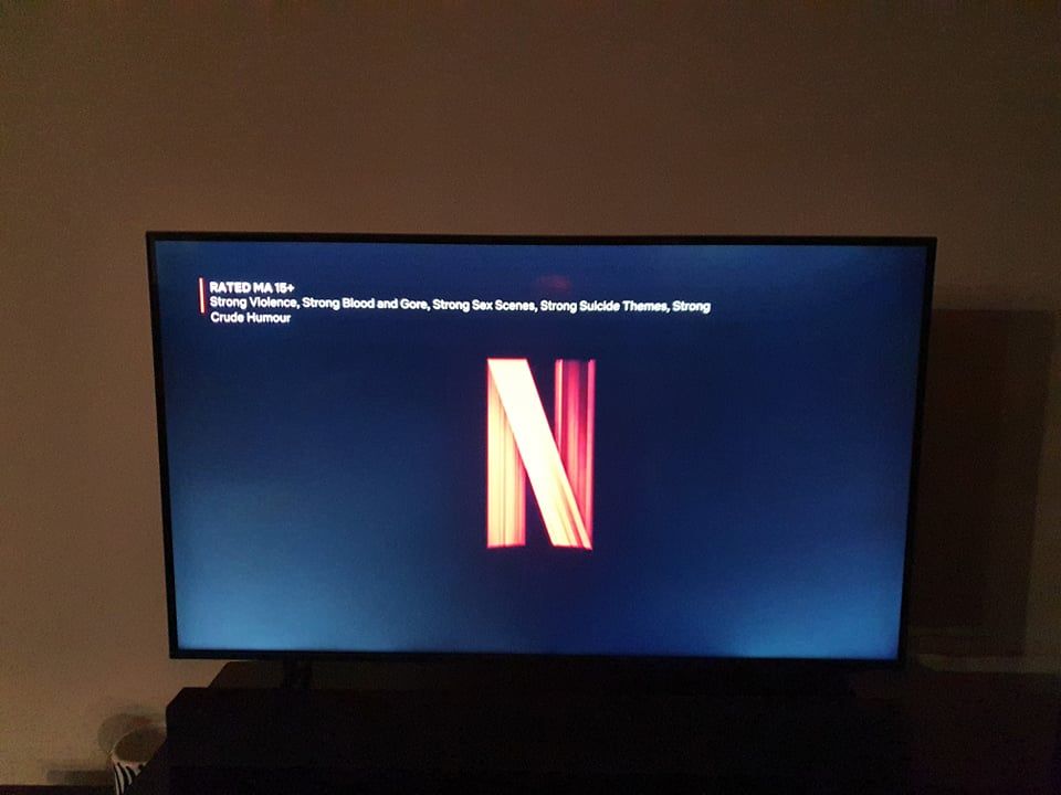 43" AU8000 Backlight Bleeding Samsung Community