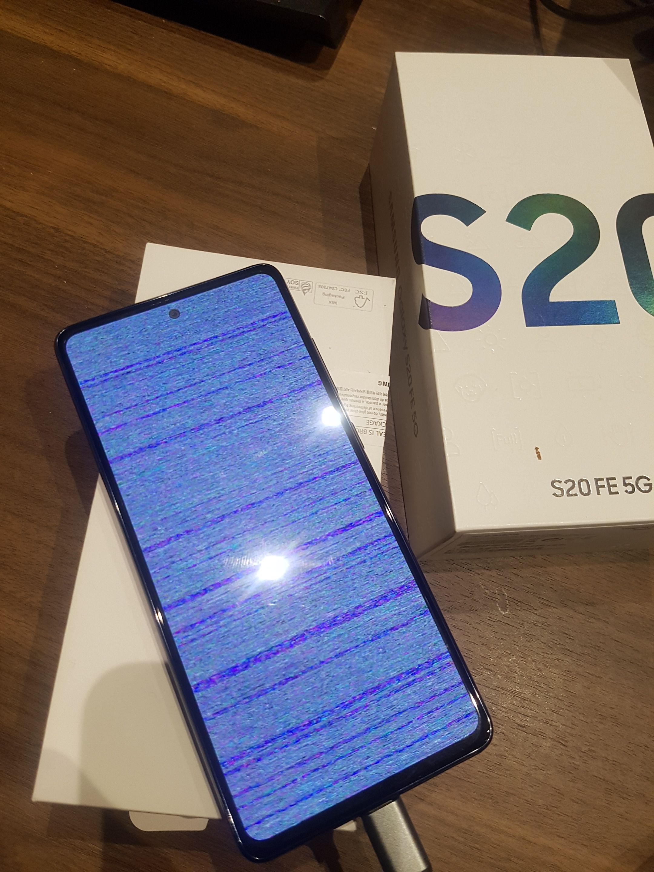 Probleme Ecran effet mozaic violet aleatoire - Samsung Community
