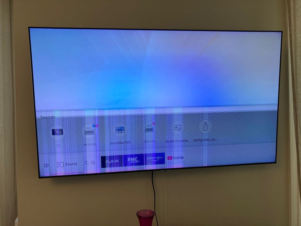 Solved: distorded screen Samsung Community