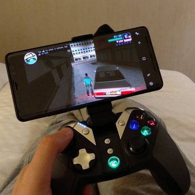 Playing GTA III on Galaxy Note8
