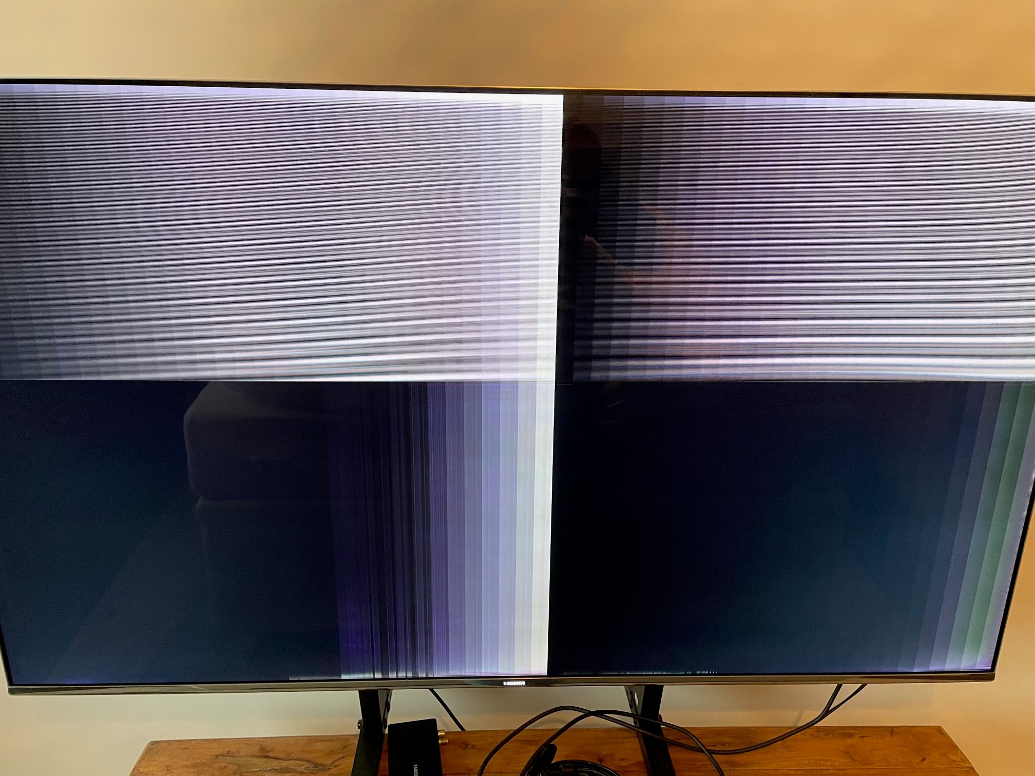 Opgelost: Horizontale en Verticale strepen op het scherm - Samsung ...